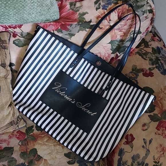 Victoria's Secret Handbags - NWT Victoria  Secret tote bag